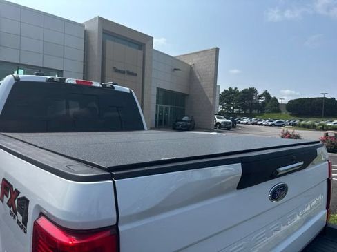Used 2021 Ford F250 XLT w/ XLT Premium Package AWD/4WD image 7