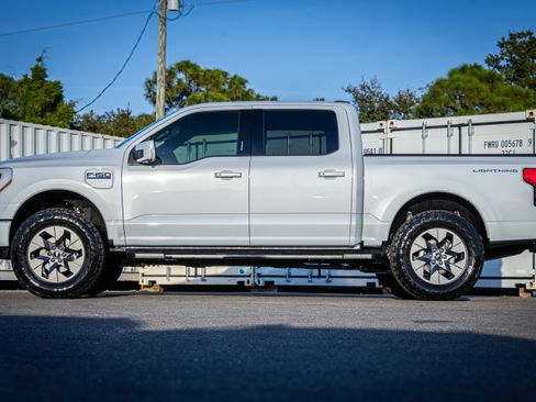 New 2025 Ford F150 Lightning Lariat image 7