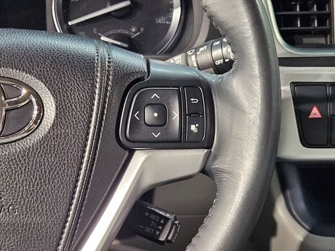 Used 2015 Toyota Highlander Limited FWD image 29