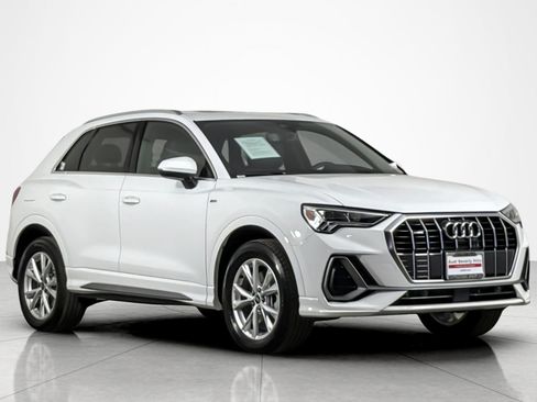 Used 2025 Audi Q3 2.0T Premium w/ Convenience Package AWD/4WD image 7