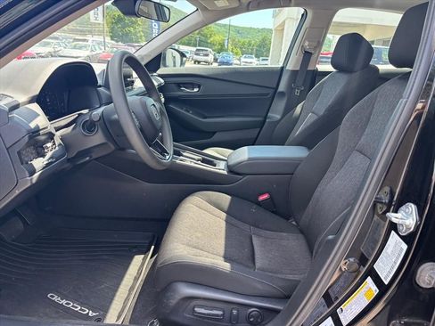 Used 2023 Honda Accord EX image 9