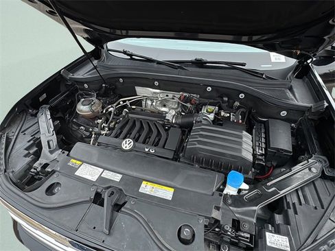 Used 2021 Volkswagen Atlas SE w/ Towing Package image 13