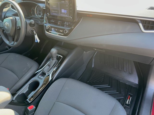 Used 2022 Toyota Corolla LE FWD image 33