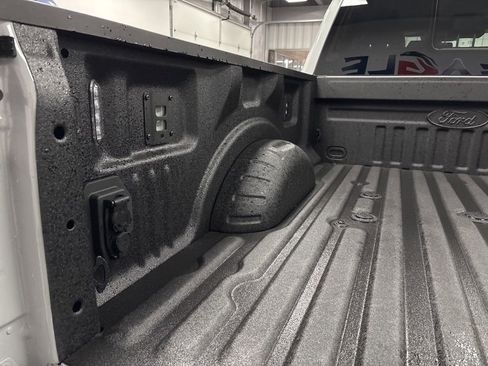 New 2026 Ford F350 Lariat w/ Black Appearance Package image 32