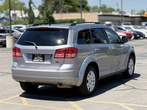 Used 2020 Dodge Journey SE FWD image 7