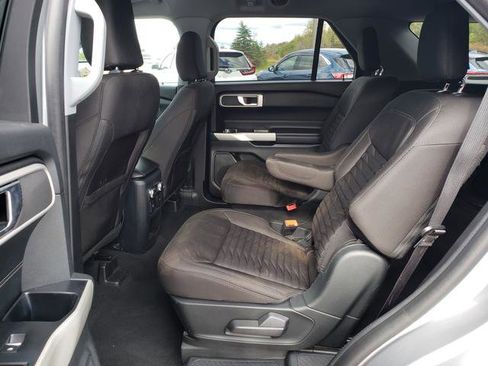 Used 2021 Ford Explorer XLT w/ Class III Trailer Tow Package image 12