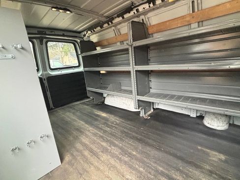 Used 2017 GMC Savana 2500 image 18