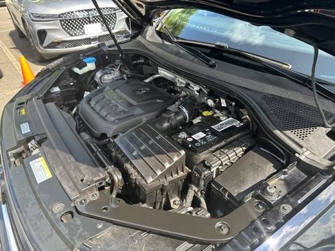 Used 2023 Volkswagen Tiguan SE R-Line AWD/4WD image 40