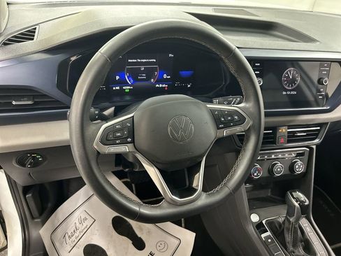 Used 2022 Volkswagen Taos SE AWD/4WD image 4