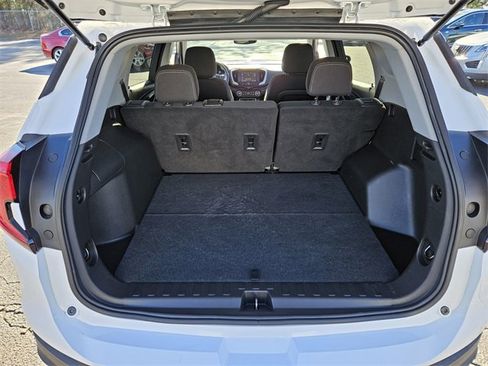 Used 2022 GMC Terrain SLE w/ Driver Convenience Package image 17