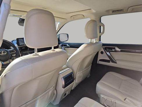 Used 2023 Lexus GX 460 Luxury w/ Sport Design Package AWD/4WD image 21
