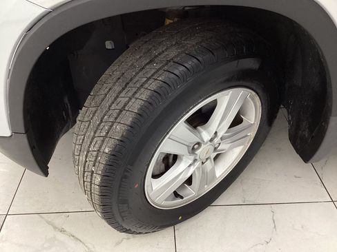 Used 2018 Chevrolet Trax LT w/ LT Convenience Package AWD/4WD image 43