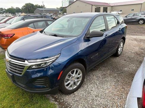Used 2022 Chevrolet Equinox LS AWD/4WD image 1