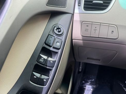 Used 2016 Hyundai Elantra SE FWD image 26