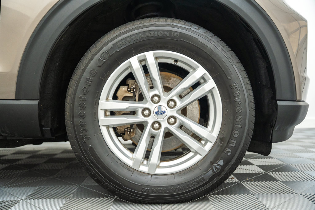 Used 2021 Ford Explorer XLT w/ Equipment Group 202A AWD/4WD image 20