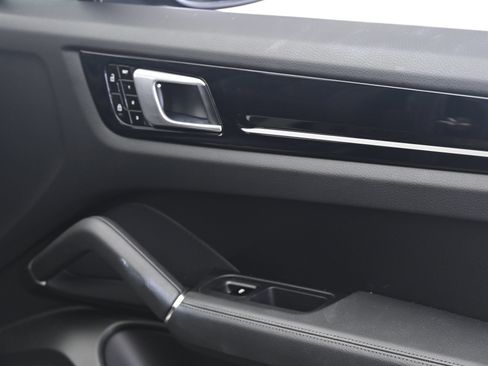 Certified 2020 Porsche Cayenne AWD/4WD image 21