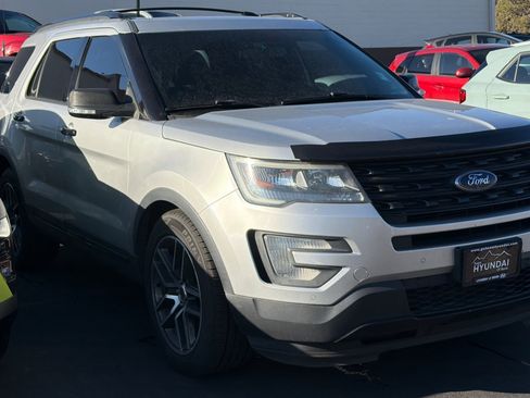 Used 2016 Ford Explorer Sport image 2