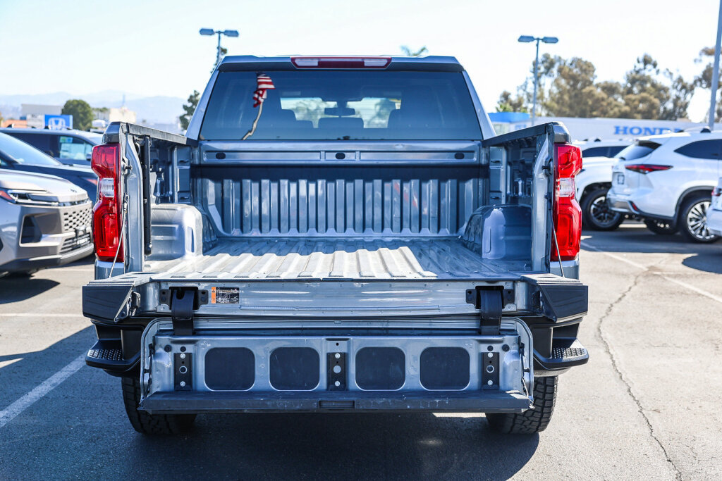 Used 2021 Chevrolet Silverado 1500 Custom Trail Boss AWD/4WD image 24