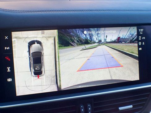 Used 2023 Porsche Cayenne Platinum Edition image 32