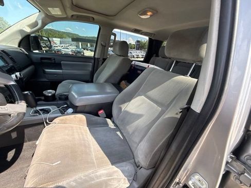 Used 2017 Toyota Sequoia SR5 AWD/4WD image 44