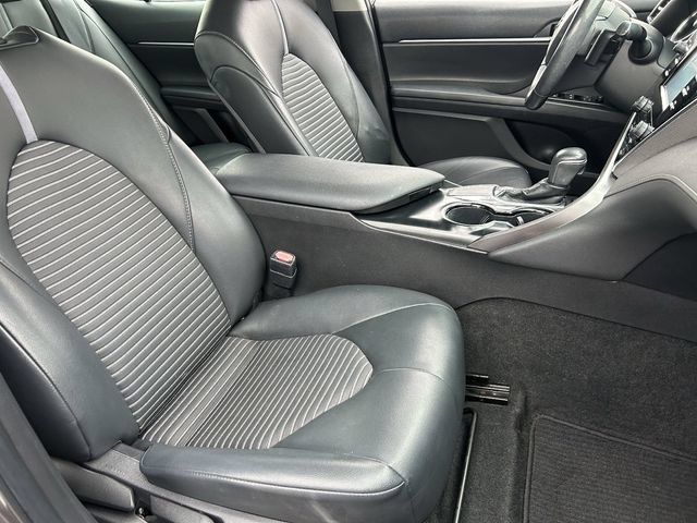 Used 2018 Toyota Camry SE w/ Convenience Package FWD image 11