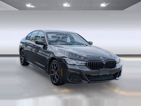 Certified 2023 BMW 530e xDrive w/ Premium Package image 7