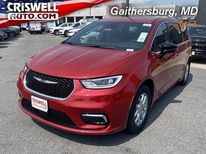 New 2026 Chrysler Pacifica Select