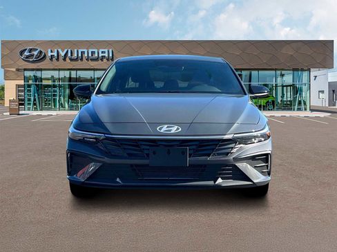 New 2025 Hyundai Elantra Sport image 12