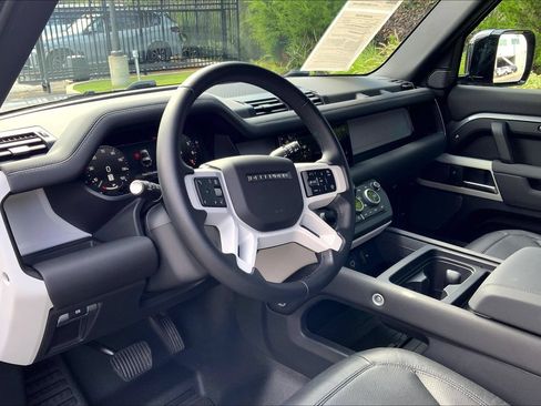 Certified 2024 Land Rover Defender 90 S AWD/4WD image 17