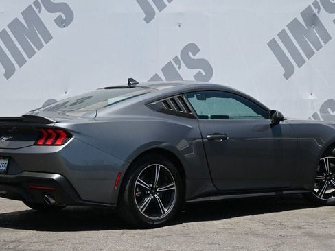 Used 2025 Ford Mustang Coupe RWD image 5