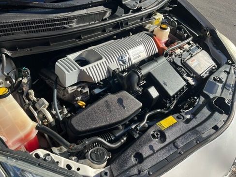 Used 2010 Toyota Prius Two image 6