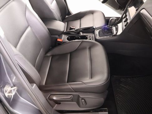 Used 2019 Volkswagen Golf SE w/ Driver Assistance Package image 13