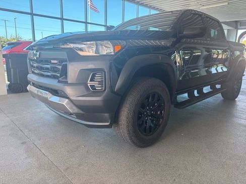 Used 2023 Chevrolet Colorado Trail Boss image 3