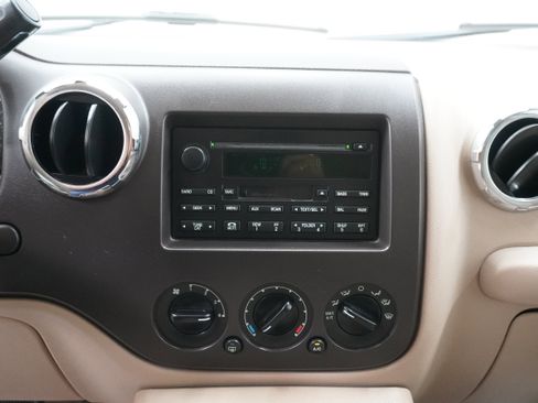 Used 2006 Ford Expedition XLT RWD image 19
