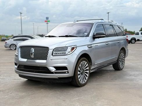 Used 2020 Lincoln Navigator Reserve w/ Luxury Package AWD/4WD image 3