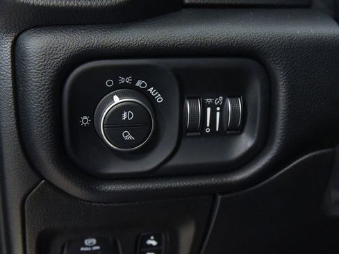 Used 2019 RAM 1500 Big Horn AWD/4WD image 17