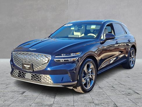 Certified 2025 Genesis Electrified GV70 image 5