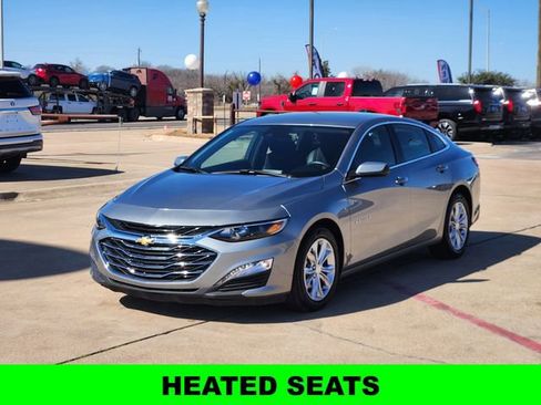 Used 2025 Chevrolet Malibu LT image 3