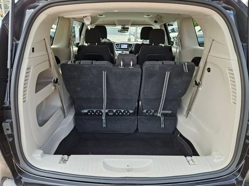 Used 2023 Chrysler Voyager LX FWD image 13
