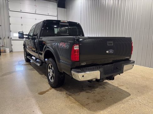 Used 2016 Ford F250 Lariat w/ Lariat Interior Package image 2