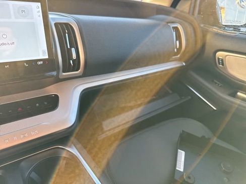 New 2026 Ford Expedition Active image 27