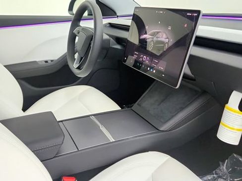 Used 2025 Tesla Model 3 Long Range RWD image 33