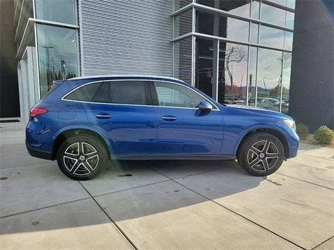 Used 2025 Mercedes-Benz GLC 300 4MATIC image 2