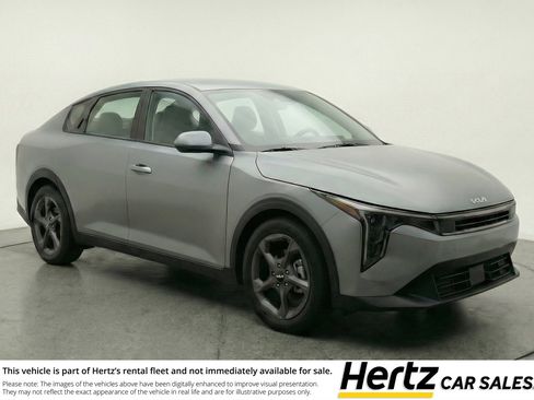 Used 2025 Kia K4 LXS image 1