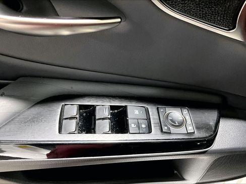 Used 2022 Lexus ES 300h w/ Accessory Package 2 image 34