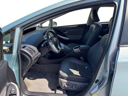 Used 2015 Toyota Prius Four FWD image 10