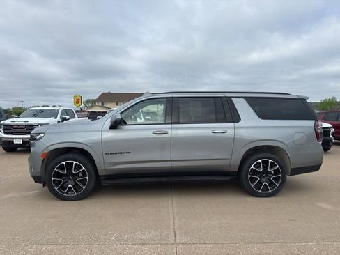 Used 2024 Chevrolet Suburban RST w/ Luxury Package AWD/4WD image 5