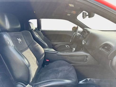 Used 2017 Dodge Challenger R/T Scat Pack w/ Leather Interior Group image 10