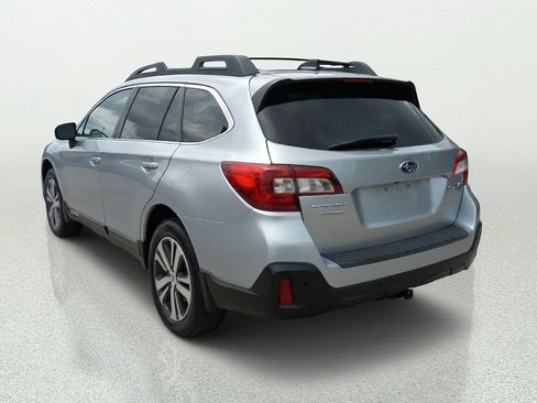Used 2019 Subaru Outback 2.5i Limited AWD/4WD image 5