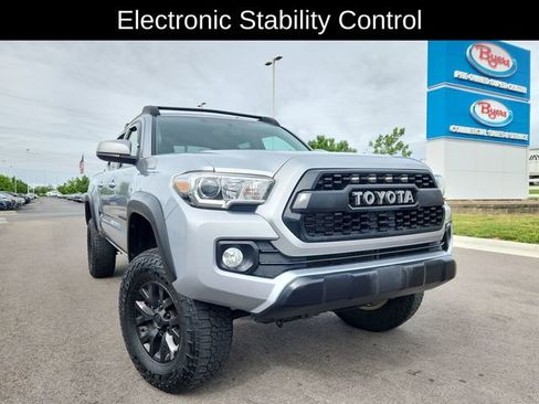 Used 2016 Toyota Tacoma SR5 w/ SR5 Appearance Package (SN) AWD/4WD image 14